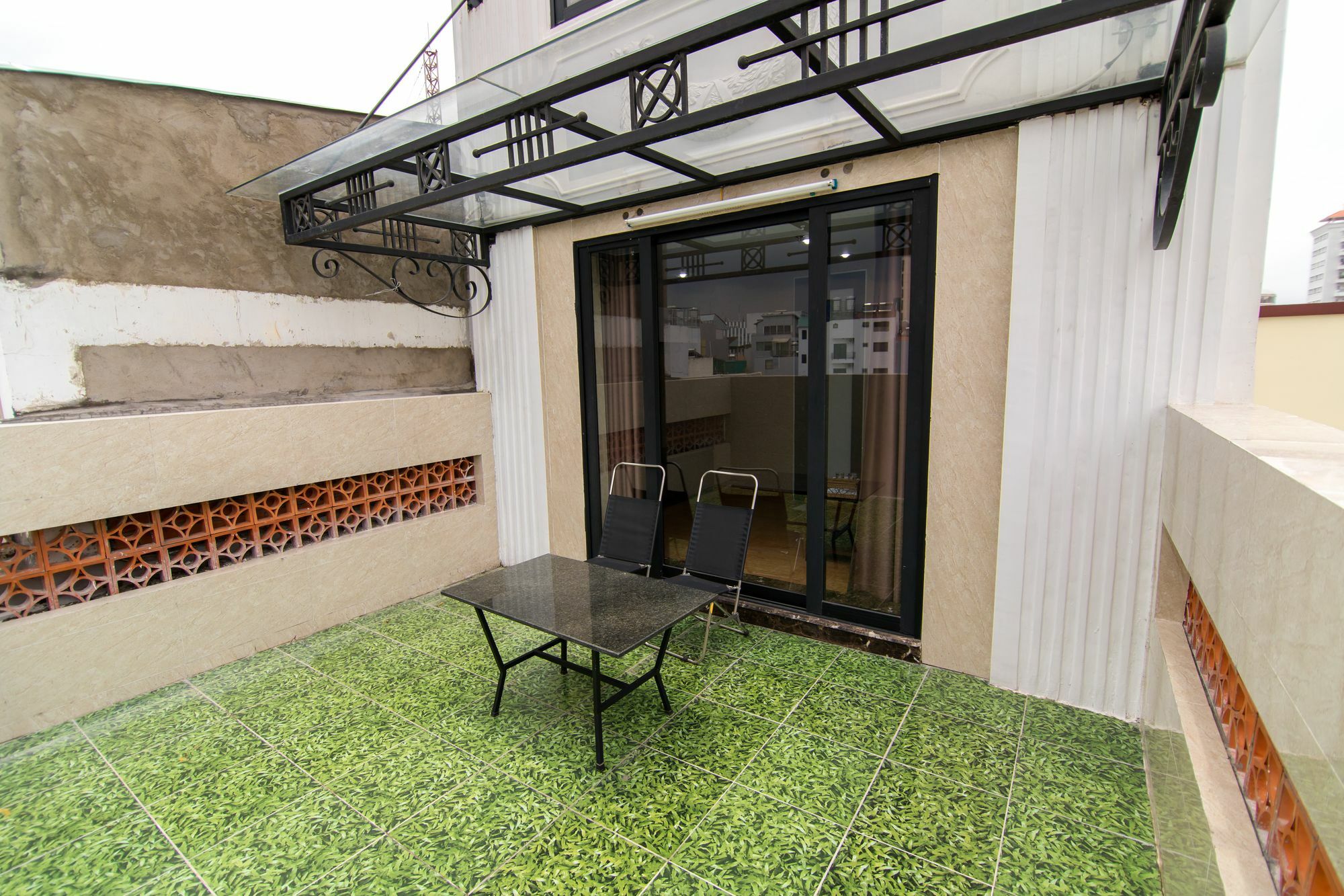 Reddoorz Plus @ Nguyen Trai Street Bandar Ho Chi Minh Luaran gambar